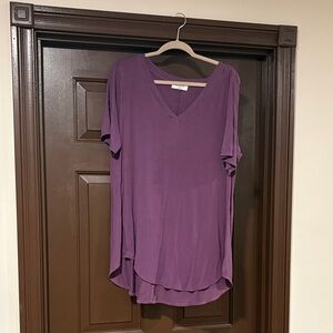 Zenana Outfitters Lavender V-Neck Short Sleeve Top